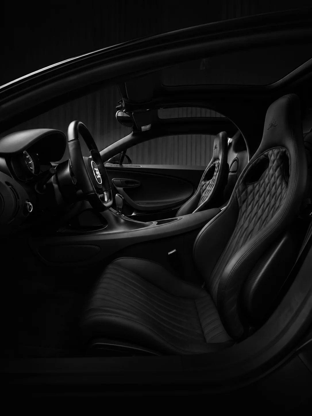 Beluga Black leather stitching and Nocturne interior detail